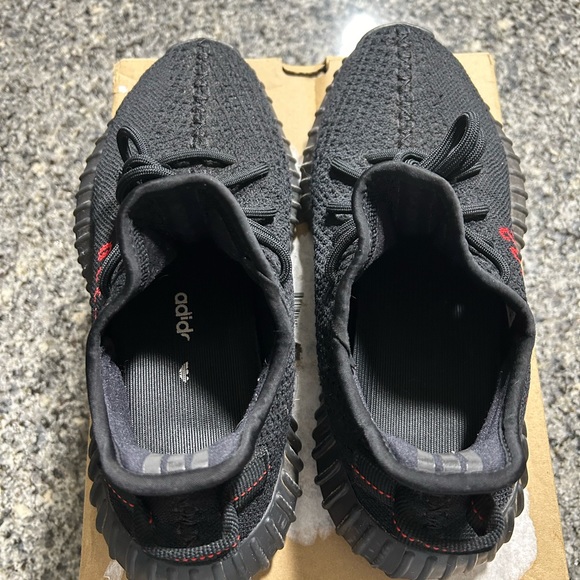Yeezy boost 350 V2 “Bred” - Picture 4 of 7